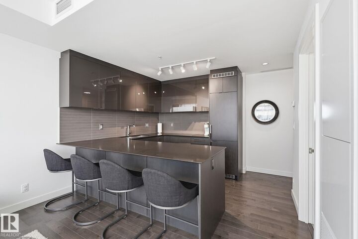 Property Photo: 10360 102 Street NW 3308 AB T6J 0G7