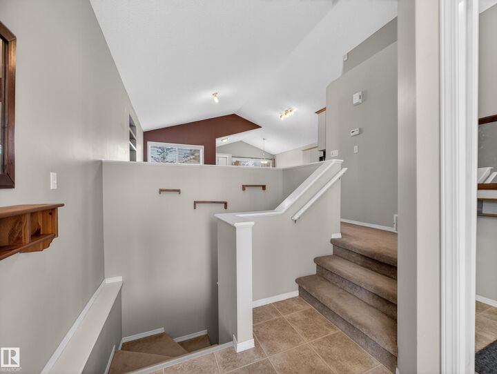 7912 10 Avenue SW — photo 1