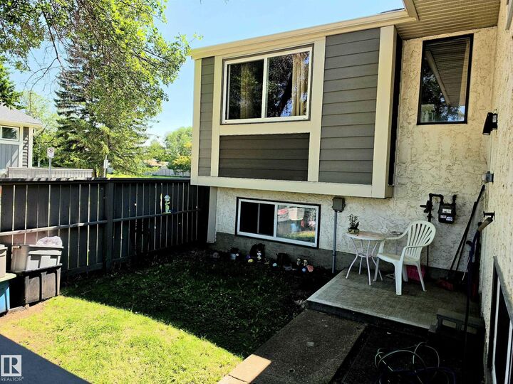 Property Photo: 600 Willow Crest NW AB T5T 2K7