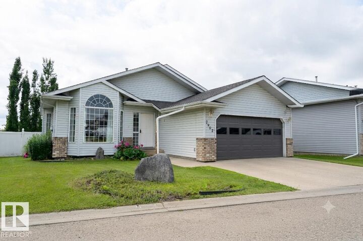 2902 Cornwall Drive — photo 1