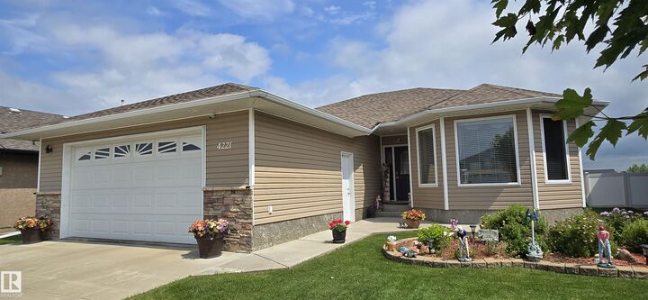 4221 46 Street — photo 1