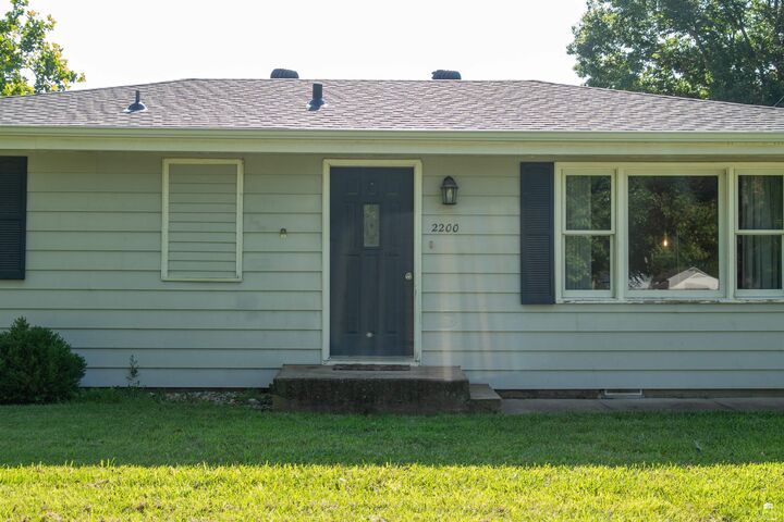 Property Photo: 2200 Northview Drive KS 66502