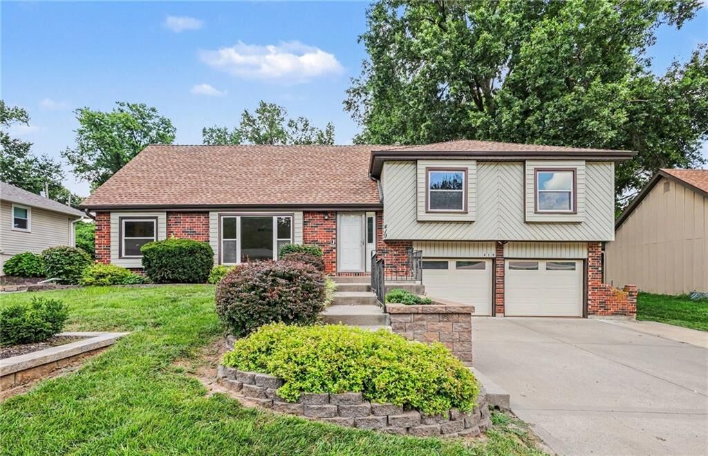 Property Photo:  419 Gordon Drive  MO 64068 