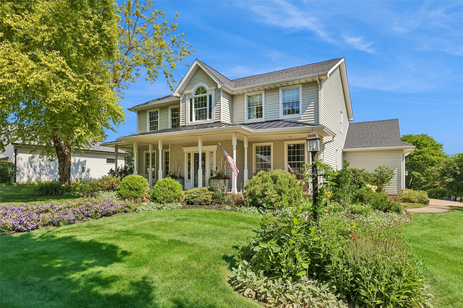 Property Photo: 8507 Newbury Court IA 50131
