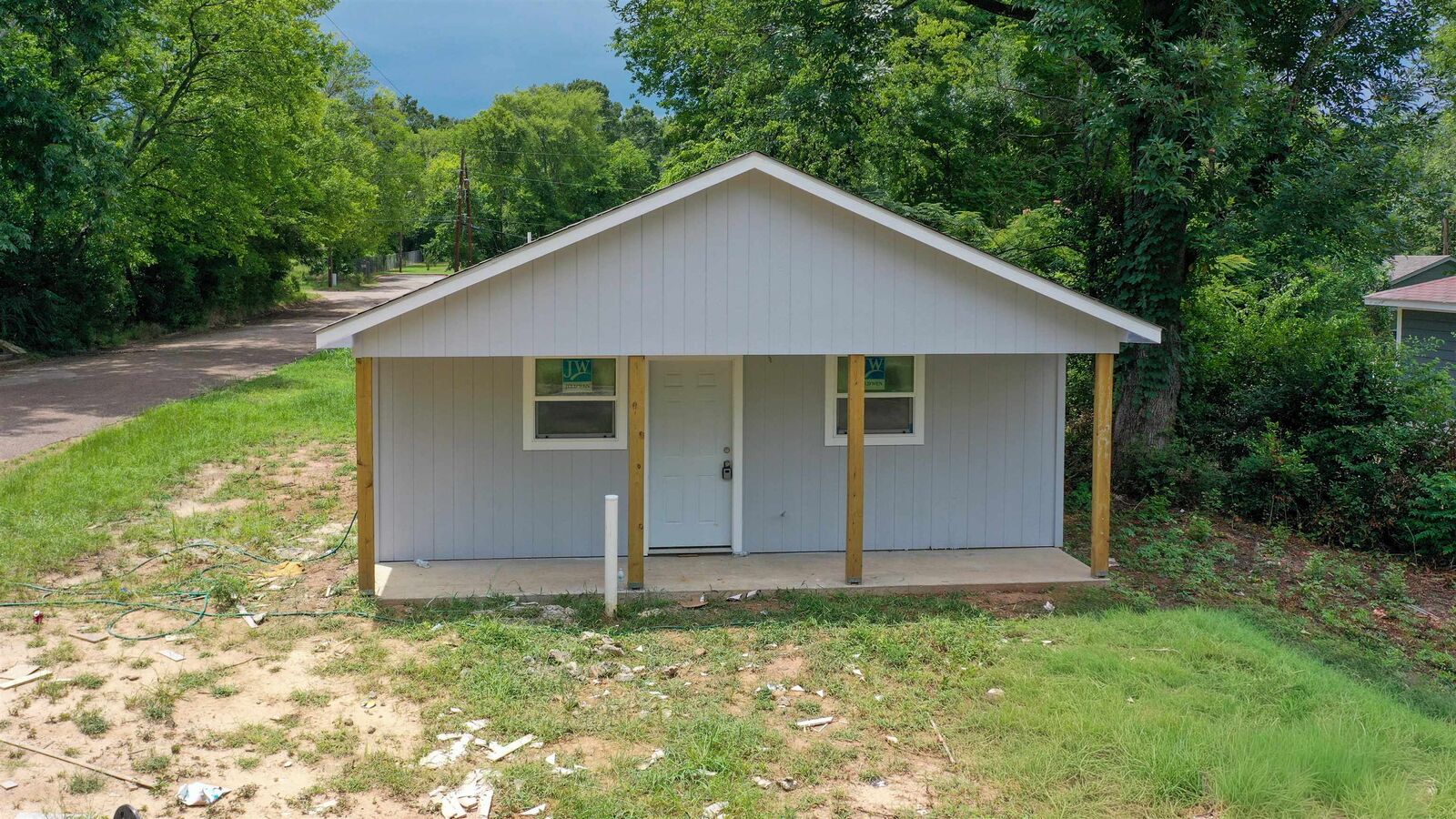 Property Photo:  401 W Sunset Ave  TX 75647 