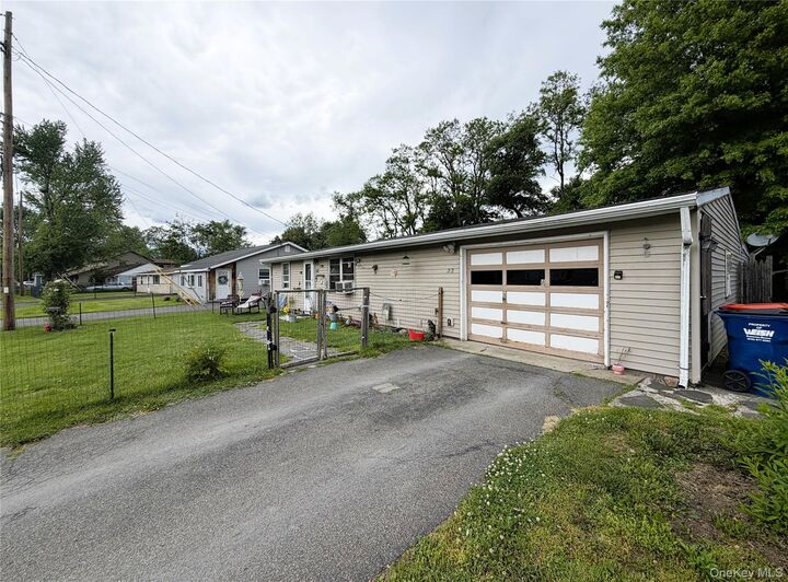 Property Photo:  33 Plattekill Drive  NY 12456 