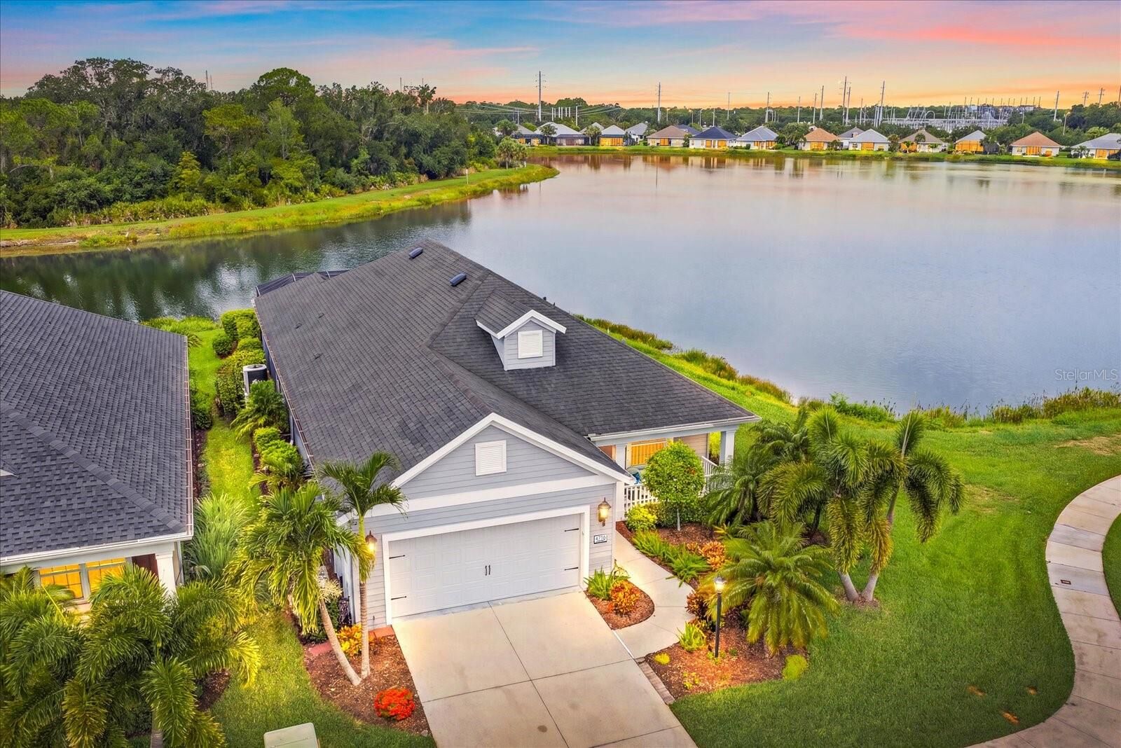 Property Photo: 4716 Creekridge Court FL 34203