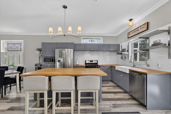Property Photo:  12326 Winding Woods Way  FL 34202 