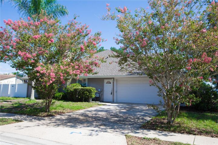 Property Photo: 1908 Cyril Court FL 32792