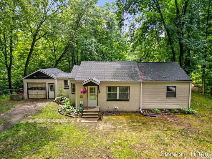 Property Photo:  746 W 48th Street  MI 49337 