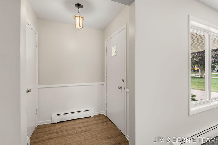 Property Photo:  2238 Edgewood Avenue SE  MI 49546 