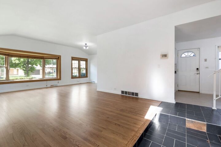 Property Photo: 5334 Grove Street IL 60077
