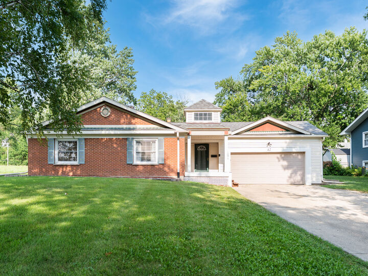 Property Photo:  42 Circle Dr W  IL 60538 
