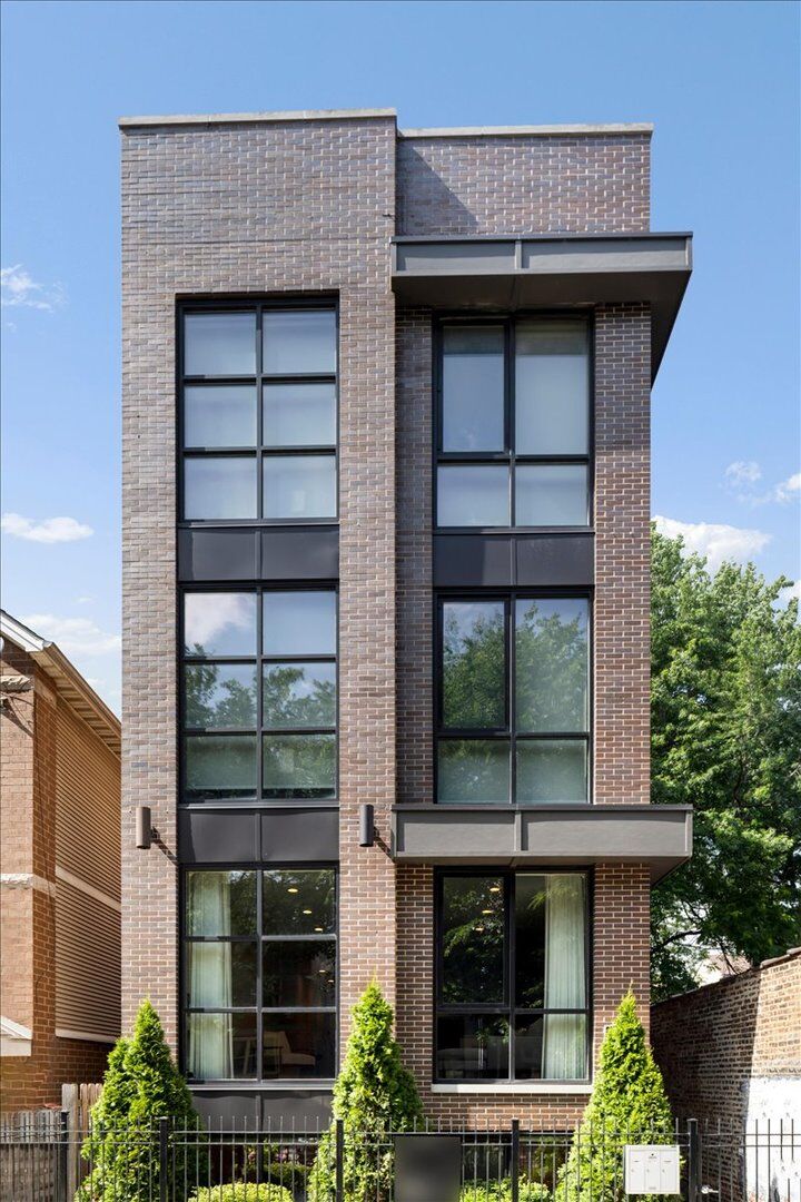 Property Photo:  1410 W Huron Street 1  IL 60642 