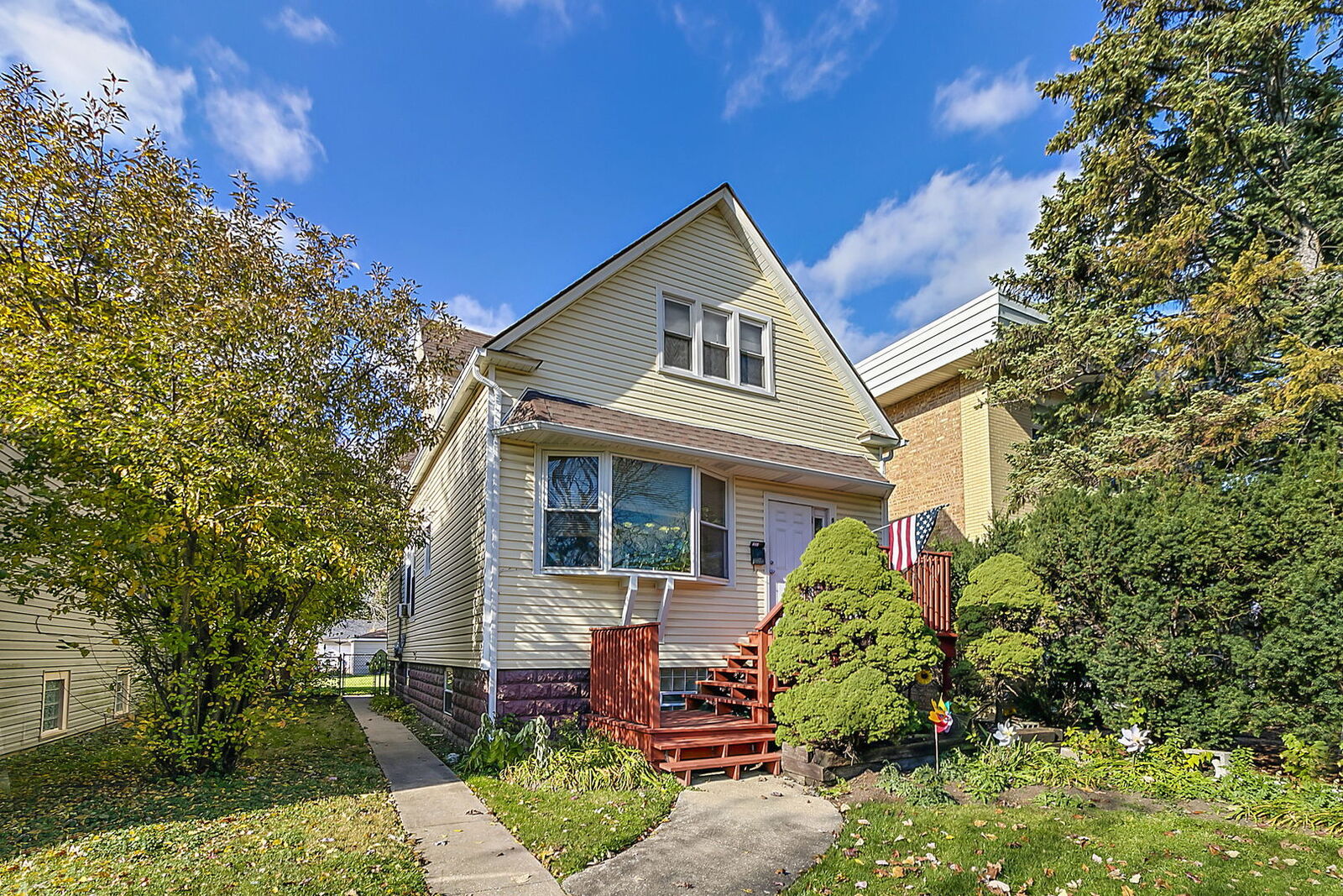 Property Photo: 933 Dunlop Avenue Garden IL 60130