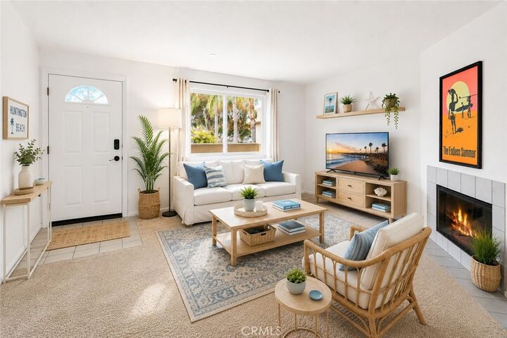 Property Photo:  606 Lake Street 23  CA 92648 