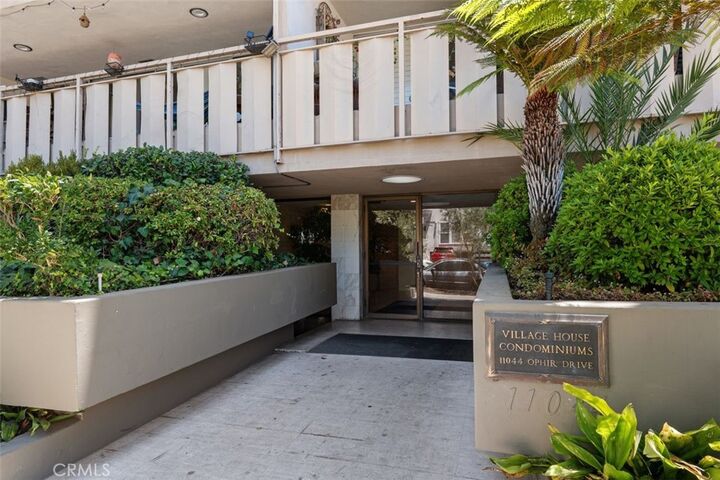 Property Photo:  11044 Ophir 403  CA 90024 