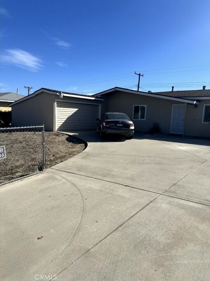 Property Photo:  329 Hawthorne  CA 92376 