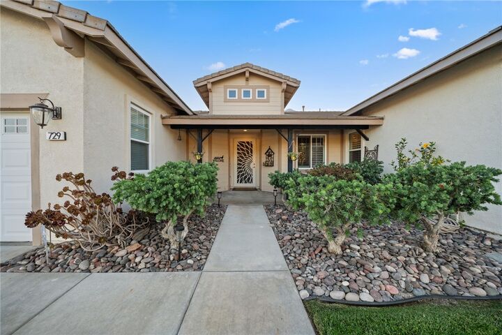 Property Photo:  729 Smith  CA 92544 