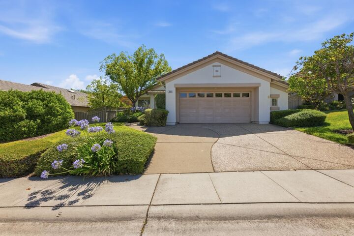 Property Photo:  869 Greenridge Court  CA 95648 