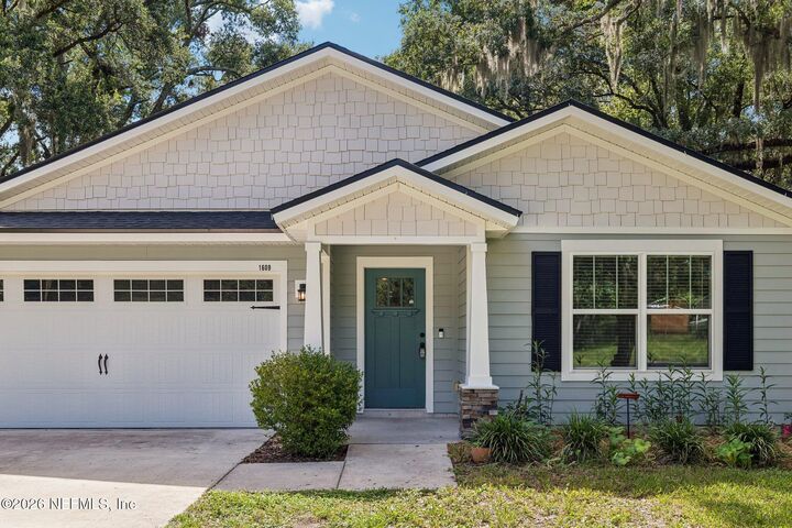 Property Photo: 1609 Derito Drive FL 32221