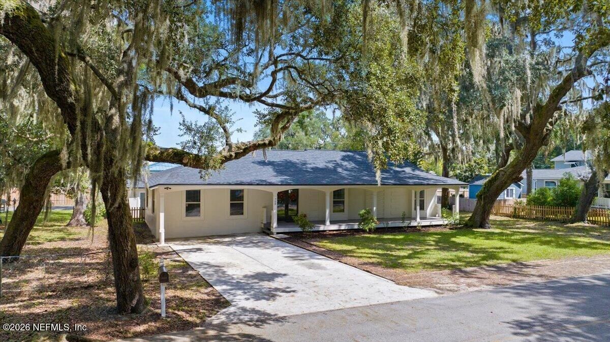 Property Photo:  708 Myrtle Avenue  FL 32043 