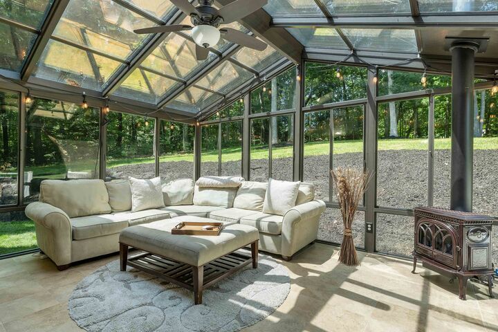 Property Photo:  47 White Plains Avenue  NH 03053 