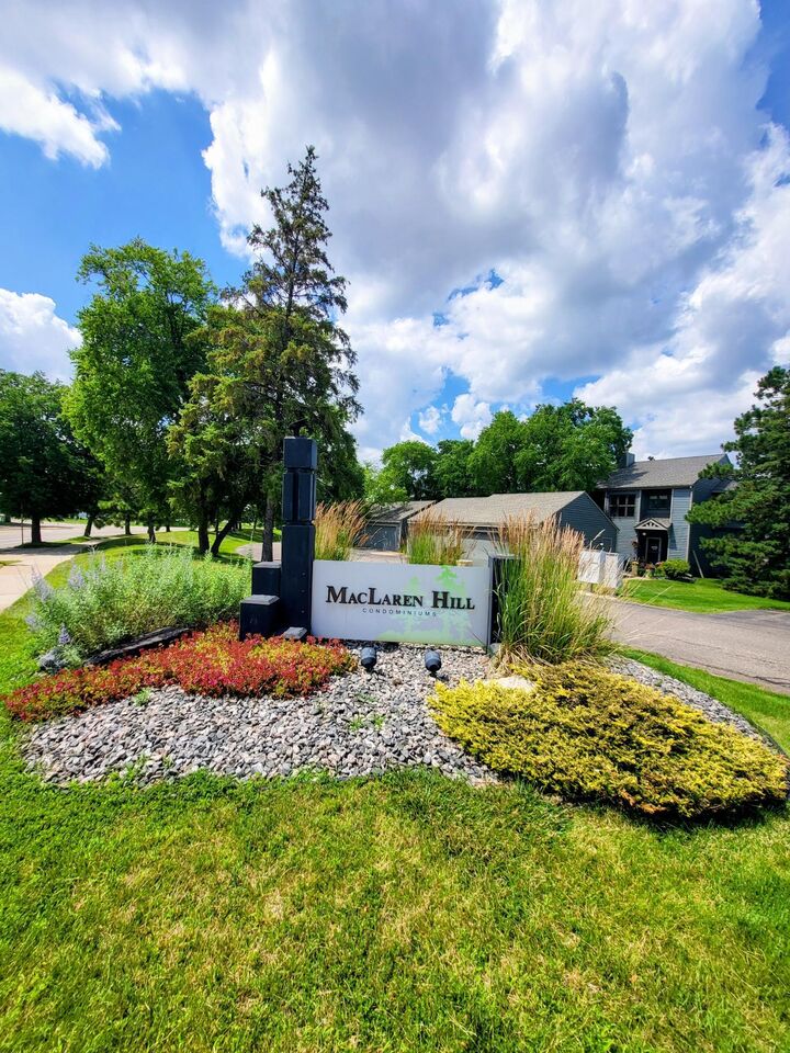 Property Photo:  1359 Spencer Road W 1359  MN 55108 