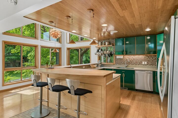 Property Photo:  5020 Colonial Drive  MN 55416 