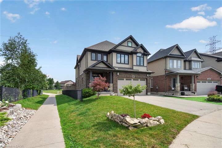 Property Photo:  516 Netherwood Crescent  ON N2P 0B6 