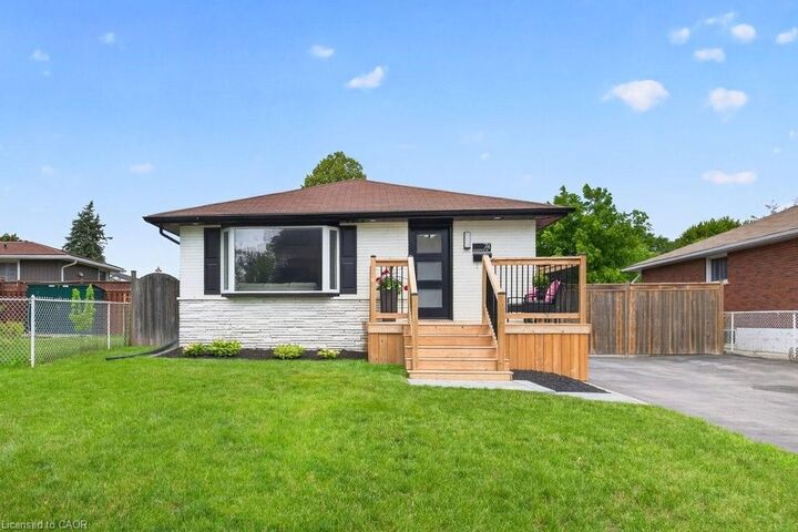 74 Balmoral Drive — photo 1