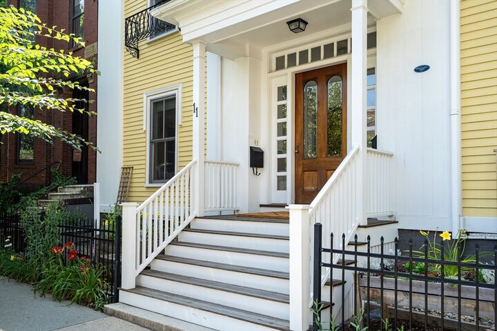 Property Photo:  11 Magazine B  MA 02139 