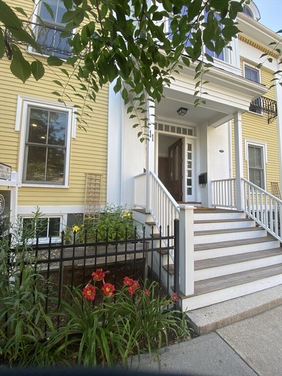 Property Photo:  11 Magazine B  MA 02139 