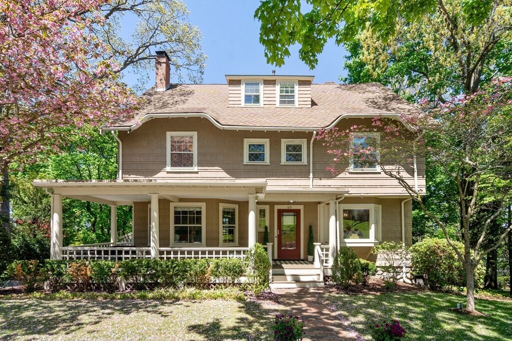 Property Photo:  189 Mount Vernon Street  MA 02465 