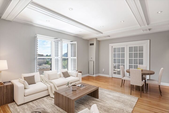 Property Photo:  10 Charlesgate East 502  MA 02215 