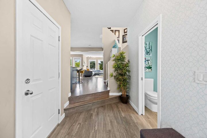 Property Photo:  19 Tuscany Ridge Heights NW  AB T3L 2K6 