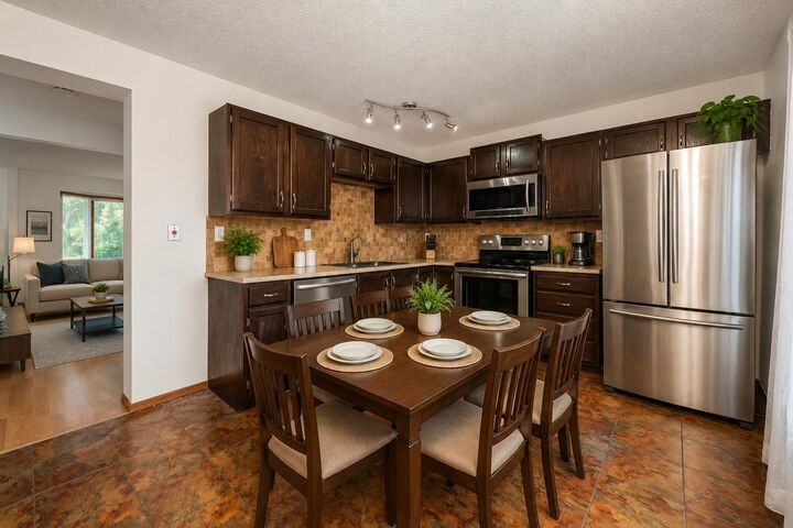 Property Photo:  78 Queen Anne Close SE  AB T2J 6E5 