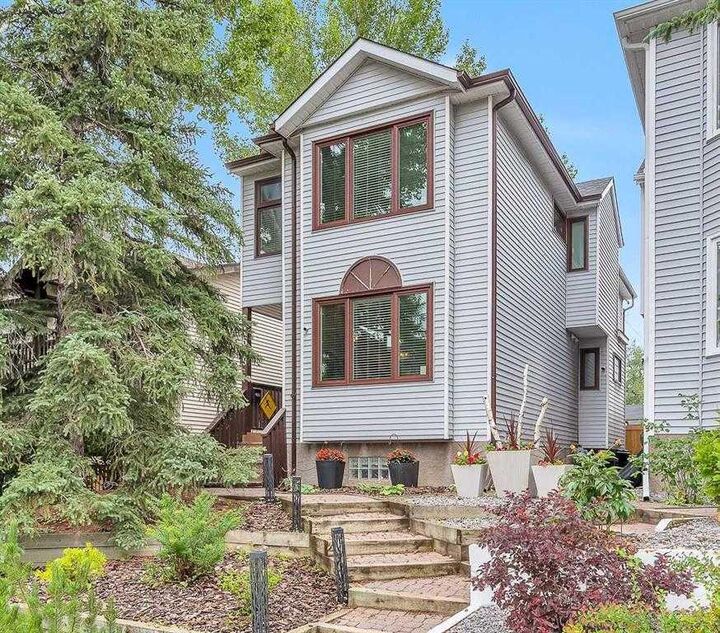 1629 29 Avenue SW — photo 1