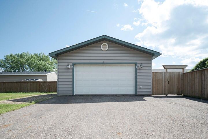 Property Photo: 125 Greenwich Lane AB T9H 3Z2