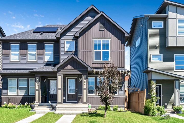 384 Chinook Gate Close SW — photo 1