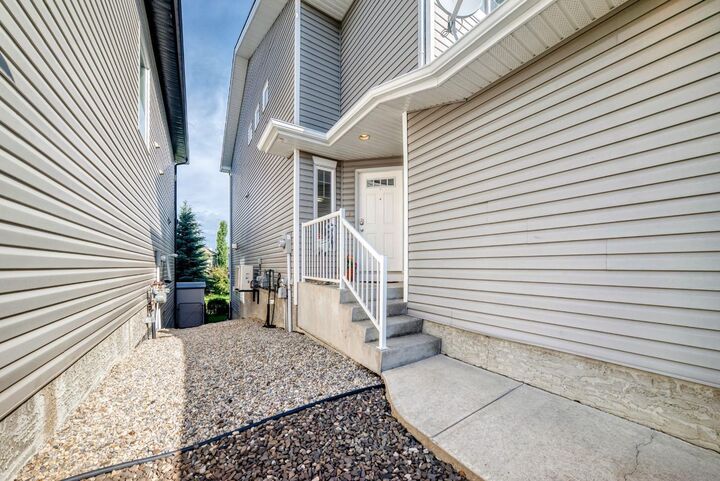 Property Photo: 43 Rockmont Court NW AB T3G 5V8