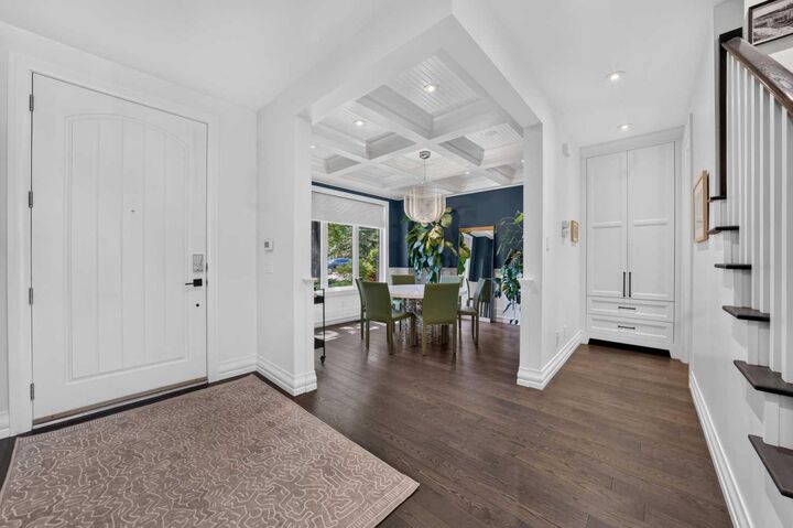 Property Photo:  1732 49 Avenue SW  AB T2T 2T9 