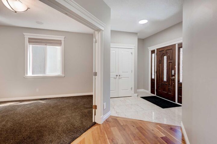 Property Photo: 258 Mahogany Place SE AB T3M 1W3