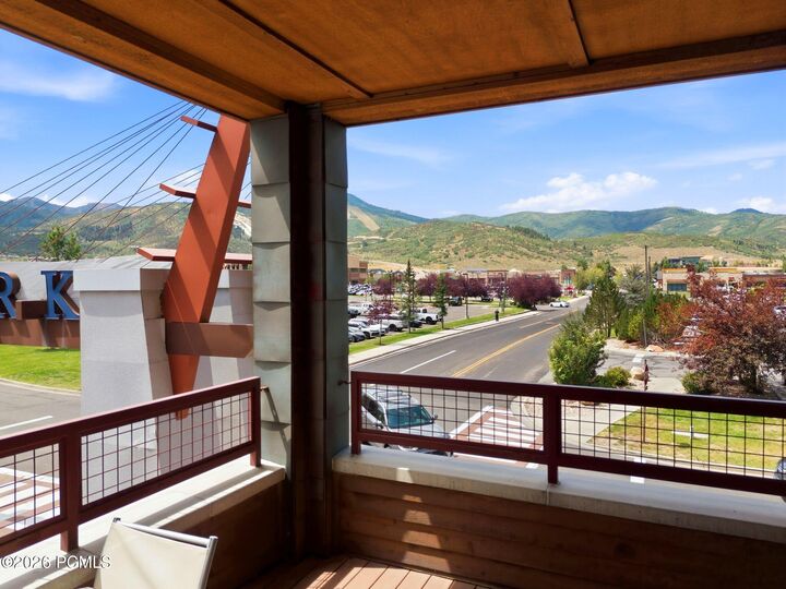 Property Photo:  1476 W Newpark Boulevard 202  UT 84098 