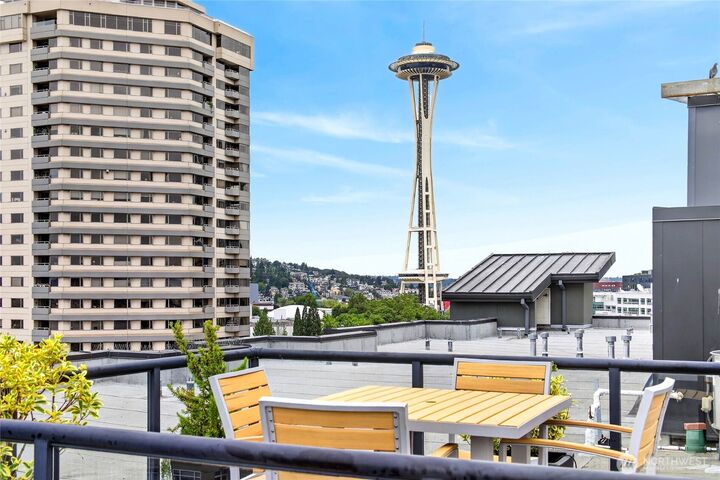 Property Photo:  2721  1st Avenue 409  WA 98121 