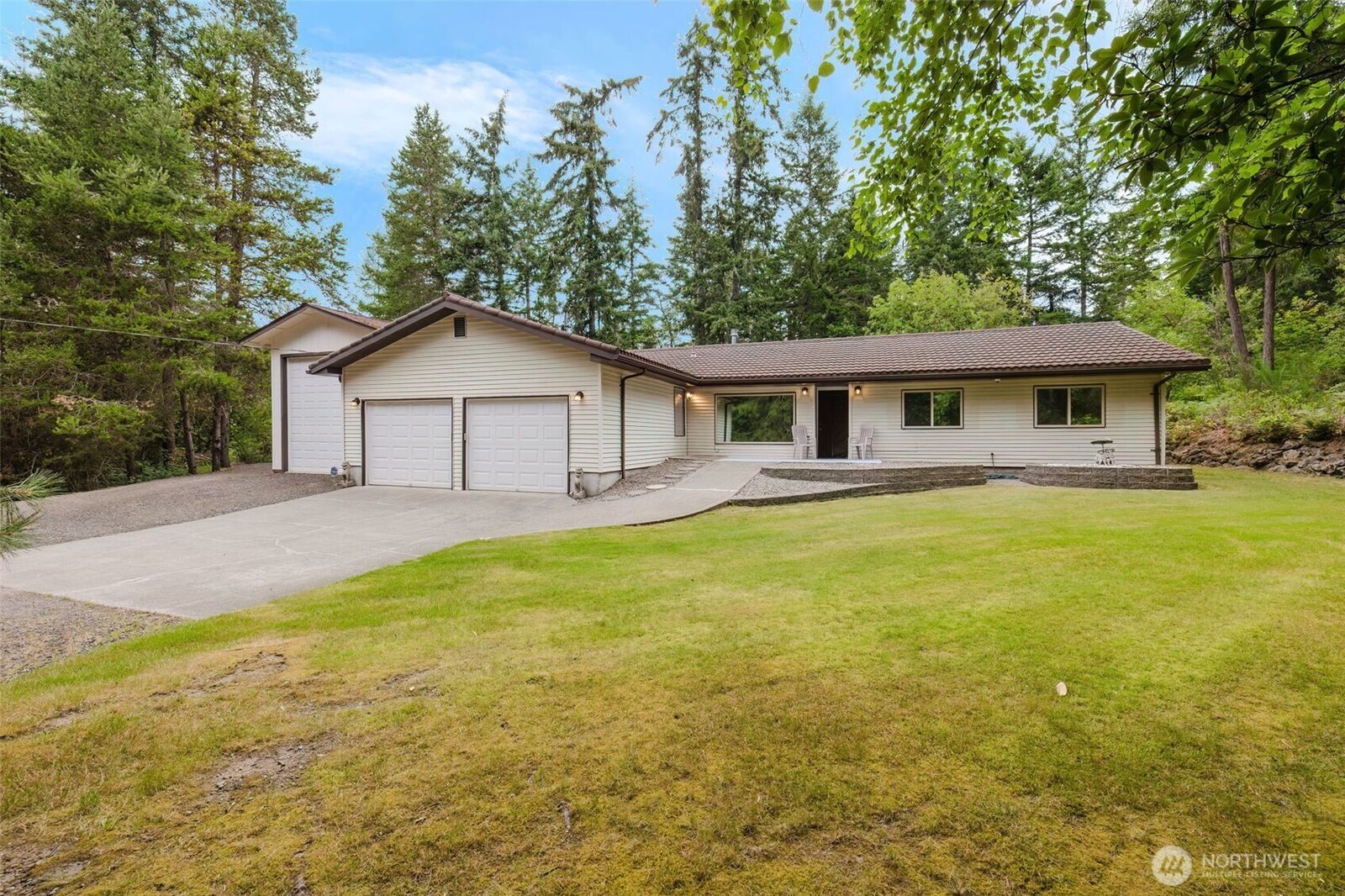 Property Photo: 4601 SW Lake Flora Road WA 98367