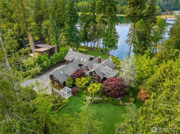 Property Photo: 10374 Country Club Road WA 98110