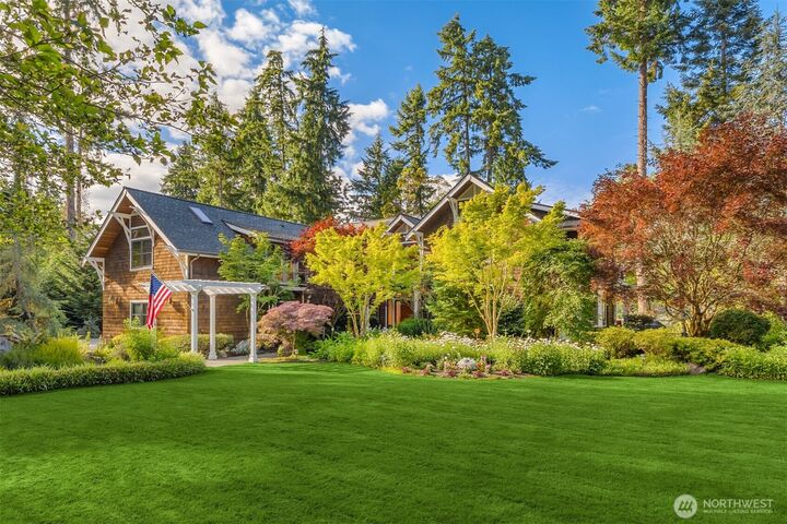 Property Photo: 10374 Country Club Road WA 98110
