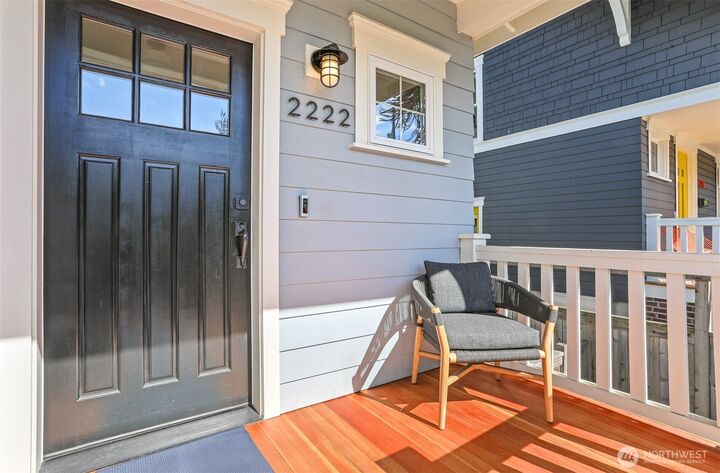 Property Photo:  2222  Warren Avenue N  WA 98109 