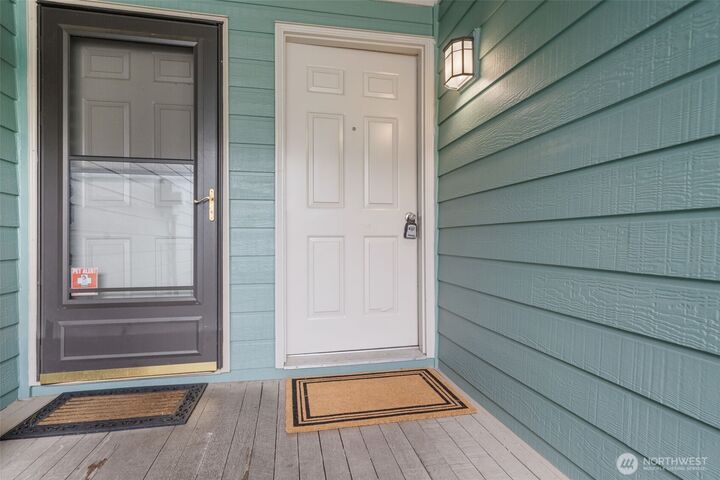 Property Photo: 243 Shepard Way NW WA 98110